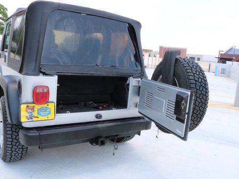 Used 2003 Jeep Wrangler Rubicon AWD/4WD image 98