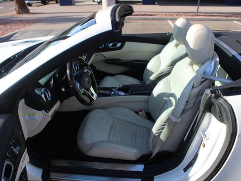 Used 2014 Mercedes-Benz SL 550 w/ Driver Assistance Package image 21