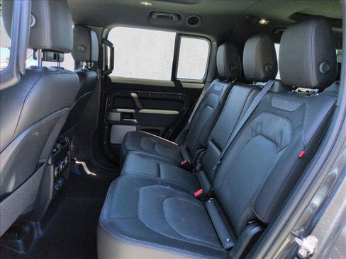 Used 2023 Land Rover Defender 130 X-Dynamic SE AWD/4WD image 9