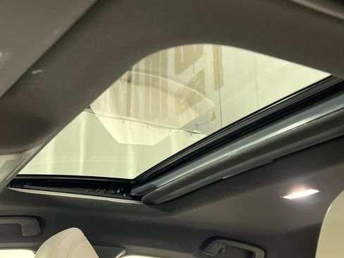 Used 2024 MAZDA MAZDA3 s image 24