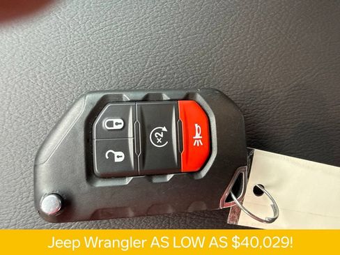 Used 2025 Jeep Wrangler Rubicon w/ Safety Group AWD/4WD image 33