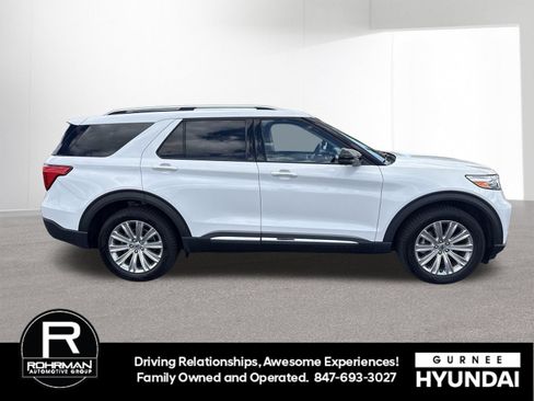 Used 2021 Ford Explorer Limited w/ Equipment Group 301A AWD/4WD image 11