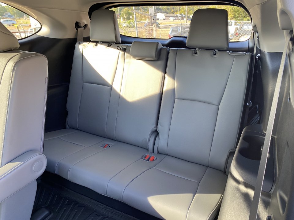 Used 2025 Toyota Highlander Limited AWD/4WD image 21
