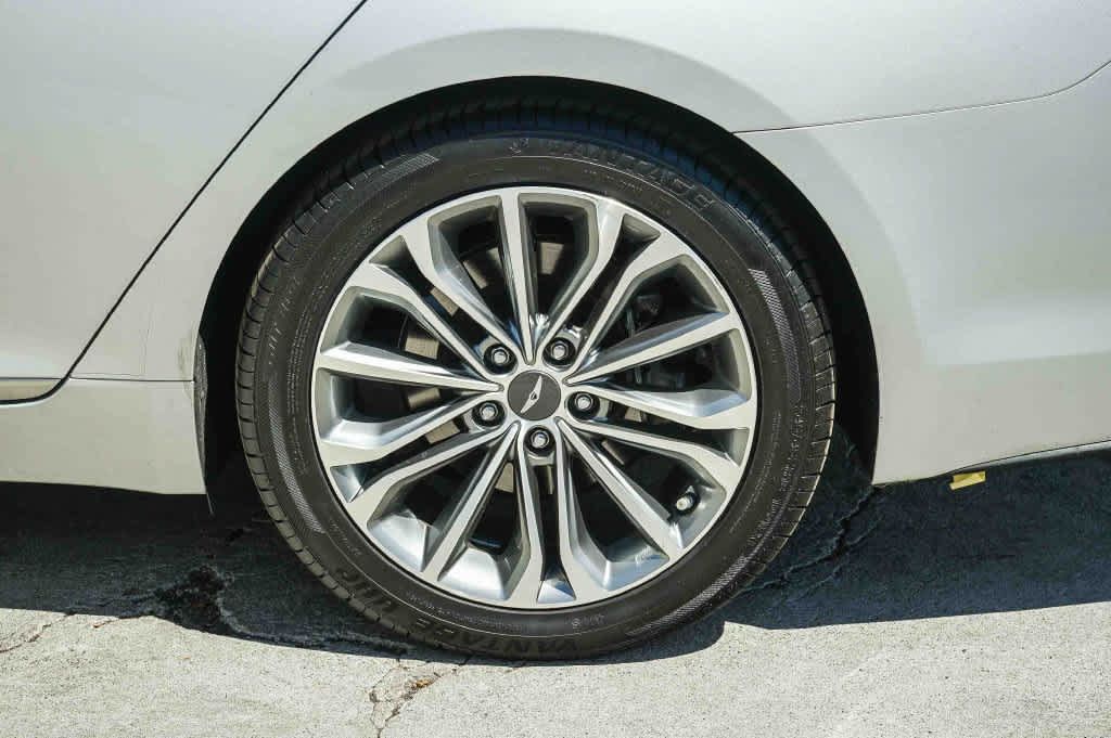 Used 2017 Genesis G80 3.8 RWD image 8