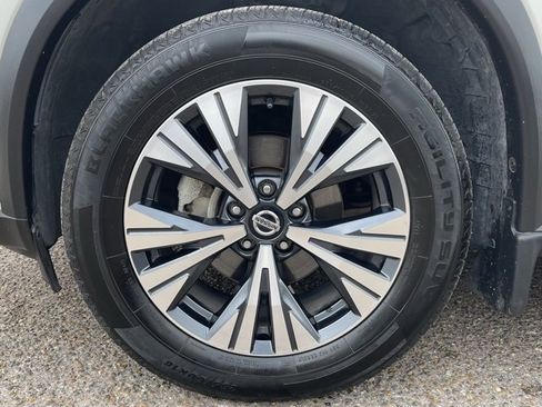 Certified 2021 Nissan Rogue SV image 23