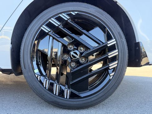 New 2026 Nissan Sentra SR w/ Floor Mat Package image 18