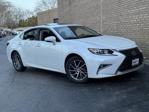 Used 2017 Lexus ES 350 image 4