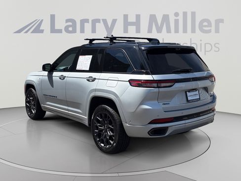 Used 2024 Jeep Grand Cherokee Summit AWD/4WD image 3