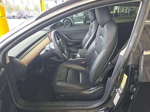 Used 2020 Tesla Model 3 Standard Range Plus RWD image 5