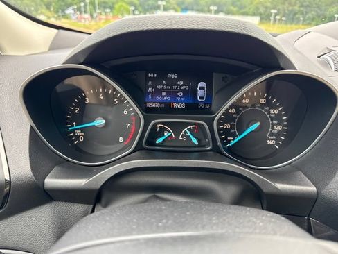 Used 2017 Ford Escape Titanium FWD image 19