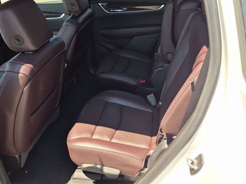 Certified 2020 Cadillac XT6 Premium Luxury FWD image 22