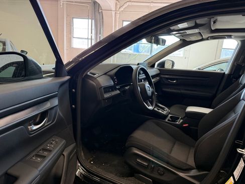 Used 2023 Honda CR-V EX image 7