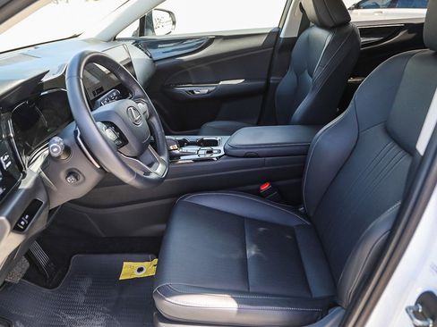 Used 2025 Lexus NX 350h AWD w/ Premium Package image 17
