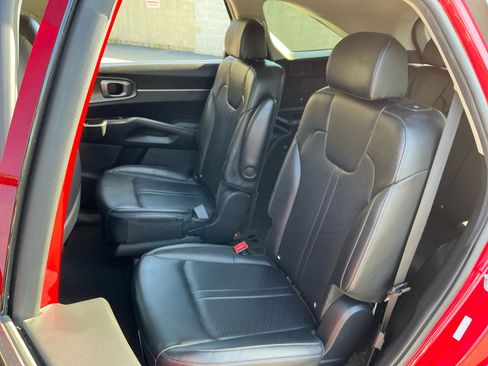 Used 2022 Kia Sorento S image 19