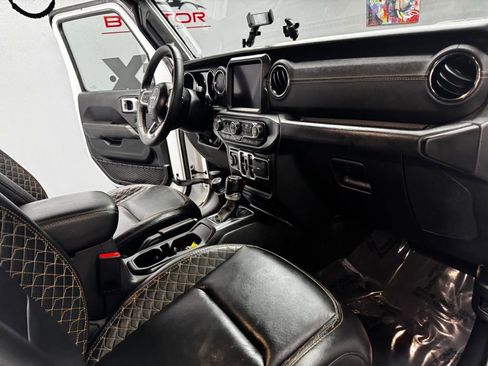 Used 2023 Jeep Gladiator Overland AWD/4WD image 52