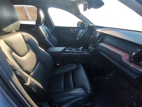 Used 2024 Volvo XC60 T8 Ultimate w/ Protection Package Premier image 17