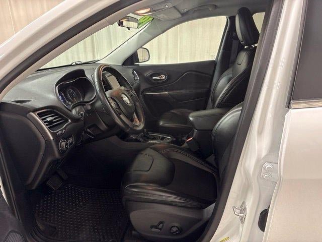 Used 2019 Jeep Cherokee Latitude Plus w/ Cold Weather Group FWD image 14