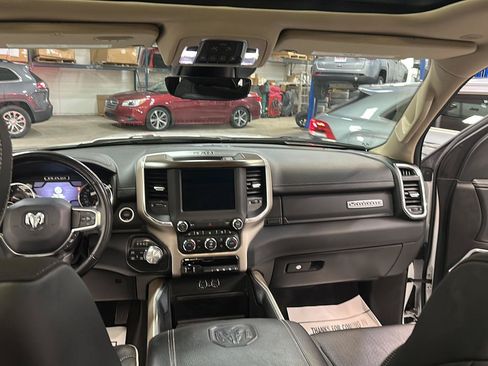 Used 2021 RAM 1500 Laramie AWD/4WD image 30