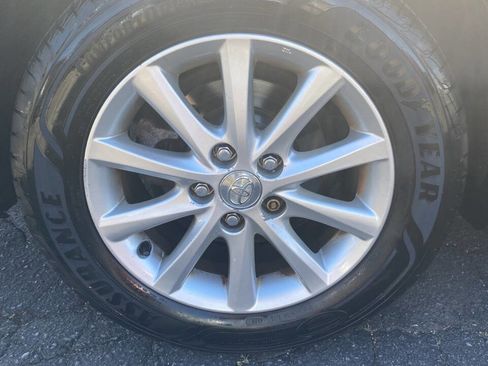 Used 2011 Toyota Camry XLE image 16