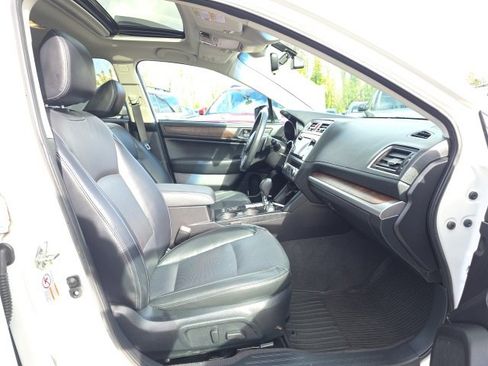 Used 2017 Subaru Outback 3.6R Limited image 20