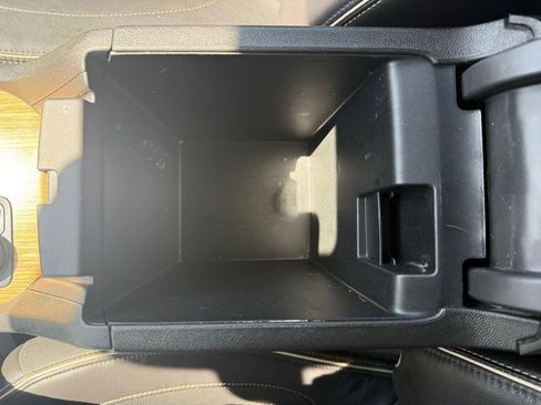 Used 2017 GMC Acadia Denali image 45