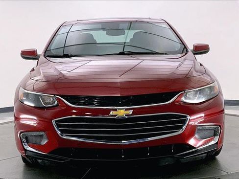 Used 2018 Chevrolet Malibu Premier w/ Premier Sun and Wheel Package image 2