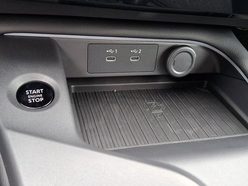 New 2026 Nissan Sentra SV w/ SV Convenience Package FWD image 16