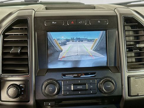 Used 2018 Ford F150 XLT w/ Equipment Group 302A Luxury AWD/4WD image 13