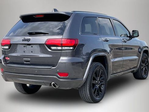 Used 2018 Jeep Grand Cherokee Altitude AWD/4WD image 3
