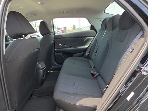 New 2026 Hyundai Elantra SE FWD image 6