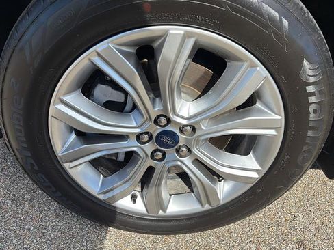 Certified 2022 Ford Edge Titanium w/ Equipment Group 301A image 9