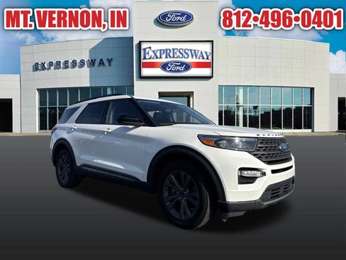 Used 2024 Ford Explorer XLT w/ Equipment Group 202A AWD/4WD image 12