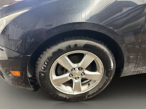 Used 2011 Chevrolet Cruze LT FWD image 15