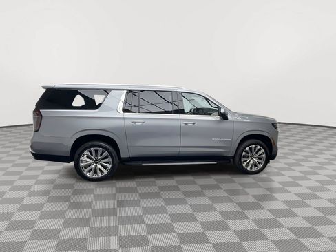 Certified 2025 Chevrolet Suburban High Country w/ Sun And Tow Package AWD/4WD image 45