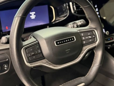 Used 2022 Jeep Wagoneer Series III AWD/4WD image 13