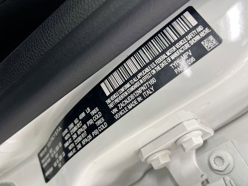 Used 2022 Jeep Renegade Latitude w/ Convenience Group image 28