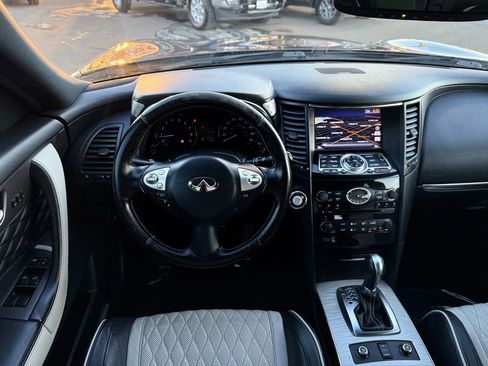 Used 2017 INFINITI QX70 AWD w/ Limited Package image 27