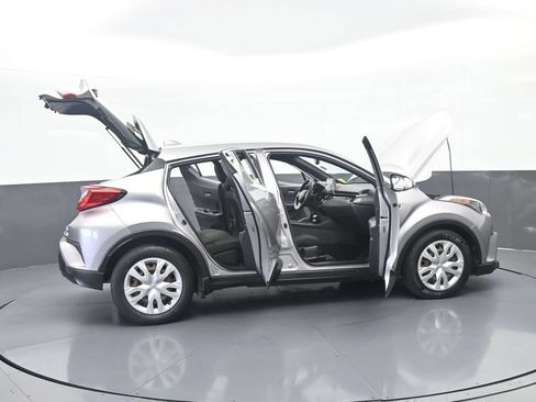 Used 2019 Toyota C-HR LE FWD image 65