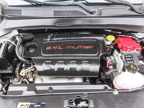 Used 2019 Jeep Compass Latitude FWD image 34