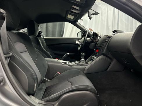 Used 2017 Nissan 370Z Touring image 20