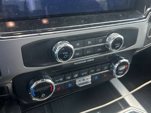 Used 2022 Ford F250 Lariat w/ Lariat Ultimate Package AWD/4WD image 14