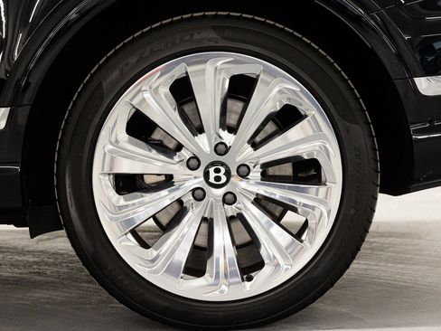 New 2025 Bentley Bentayga Extended Wheelbase image 13