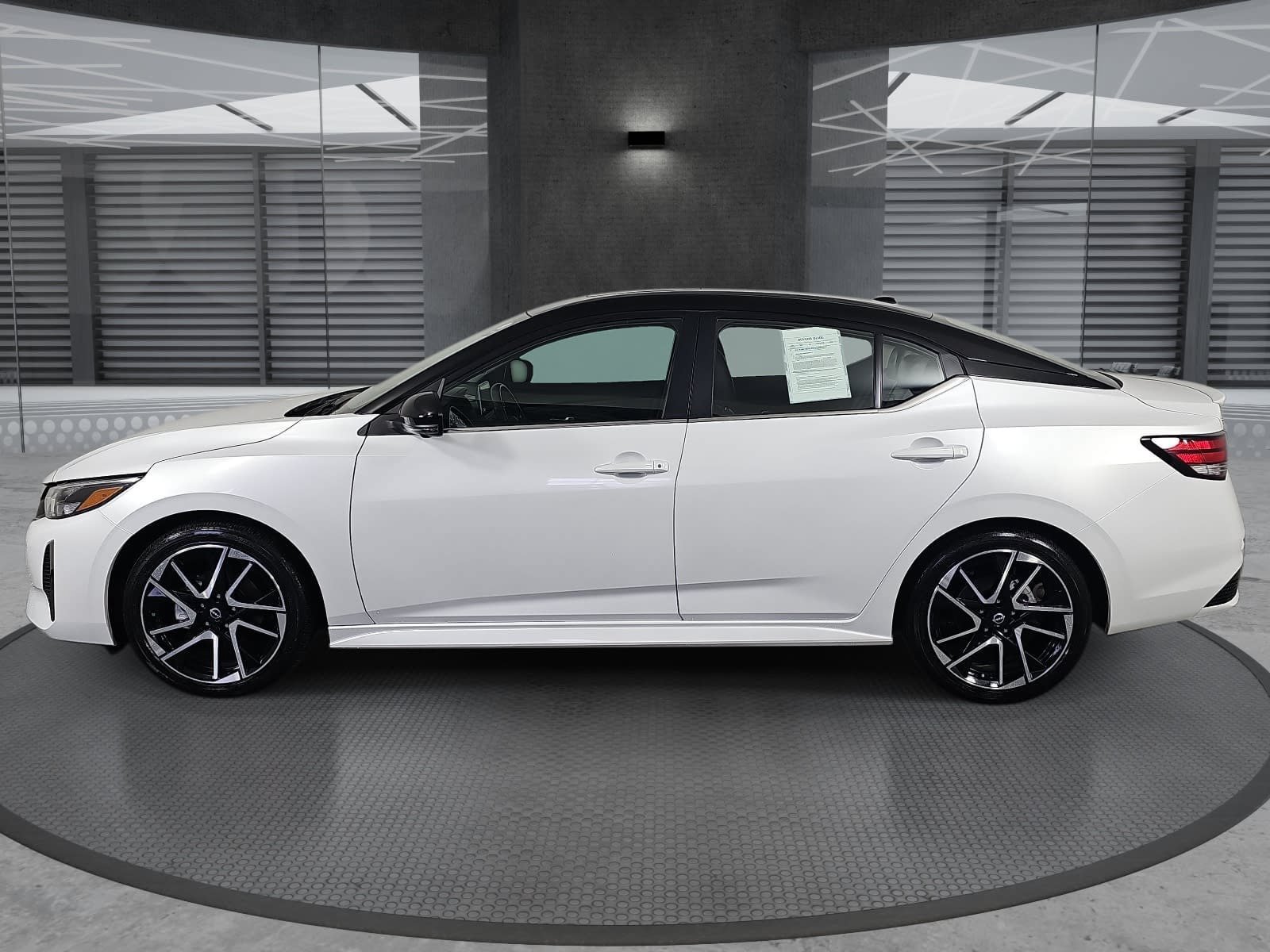 Used 2025 Nissan Sentra SR w/ SR Premium Package FWD image 8