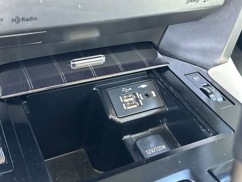 Used 2021 Lexus GX 460 Premium w/ Premium Package image 19