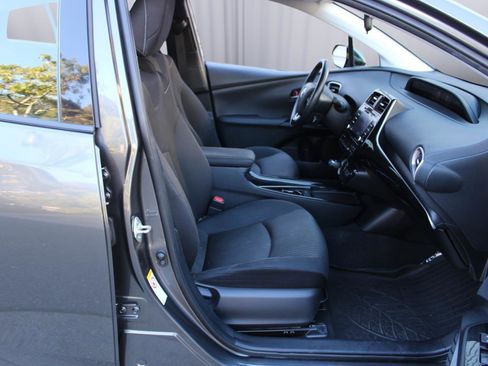 Used 2020 Toyota Prius Prime LE image 34