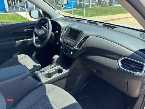Used 2024 Chevrolet Equinox LT w/ LPO, Floor Liner Package FWD image 23