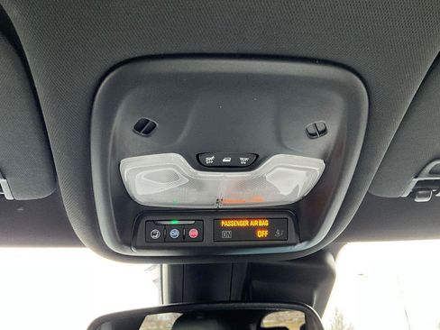 Used 2025 Chevrolet TrailBlazer RS w/ Convenience Package image 37