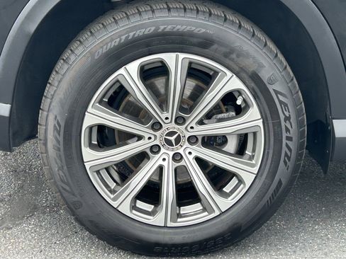 Used 2024 Mercedes-Benz GLC 300 image 7