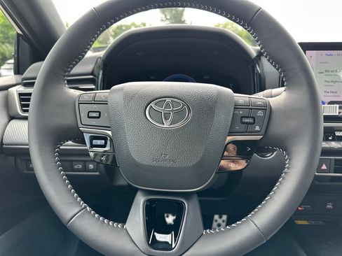 Used 2026 Toyota Camry SE FWD image 19