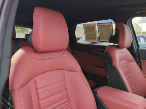 Used 2024 Kia Sportage SX image 33